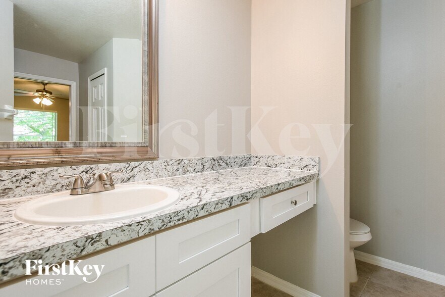 Building Photo - 1254 Kenworth Dr