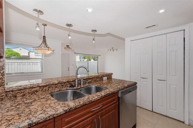Building Photo - 4520 SW 68th Ct Cir