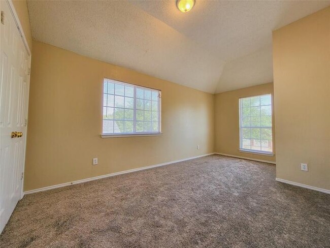 Building Photo - Keller ISD! PARK GLEN ADDITION 4 bedroom 2...