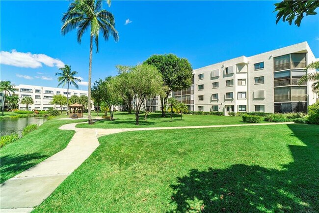 Building Photo - 3138 Via Poinciana