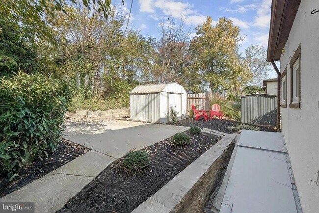 Building Photo - 614 Stamford Rd
