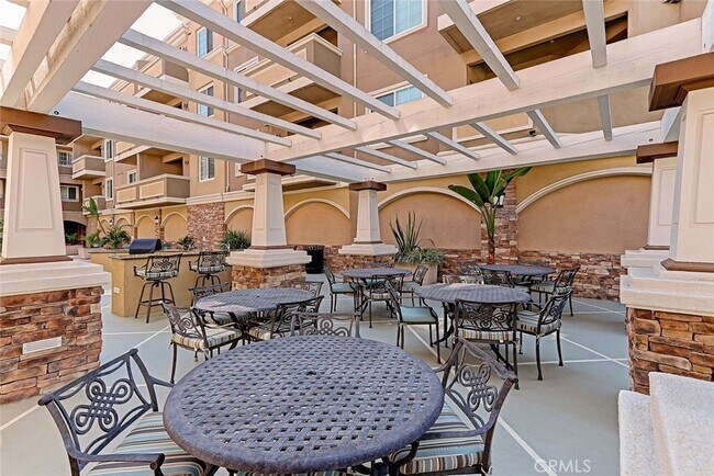 Building Photo - 2750 Artesia Blvd