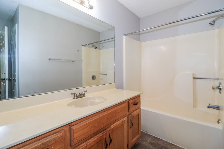 Building Photo - 5686 Richburg Ave