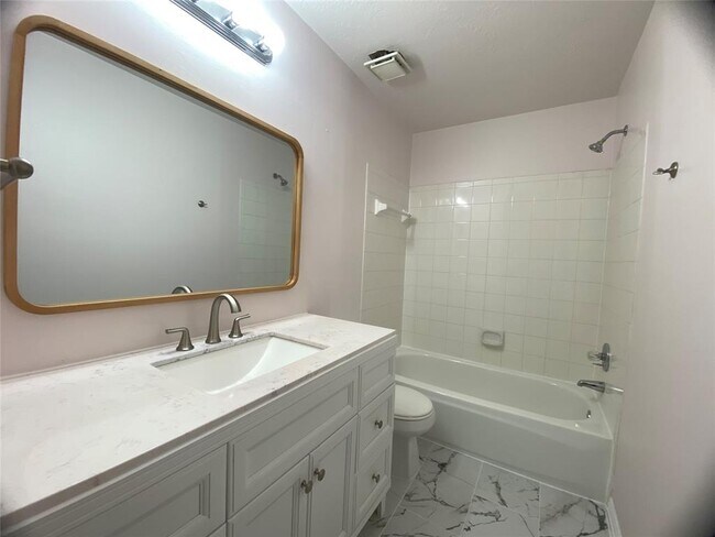 Building Photo - 15706 Springfield Dr