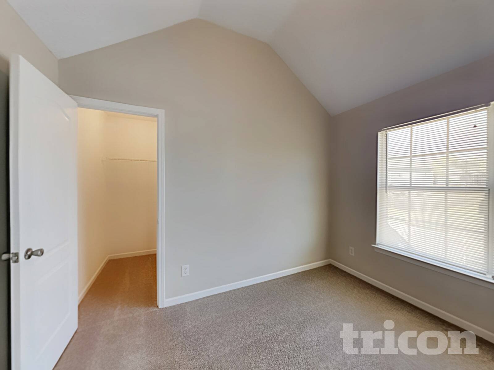 Building Photo - 6469 Snowden Dr