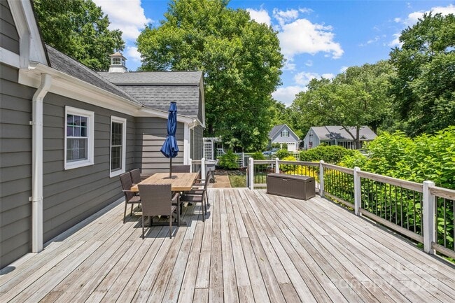 Building Photo - 2544 Ainsdale Rd