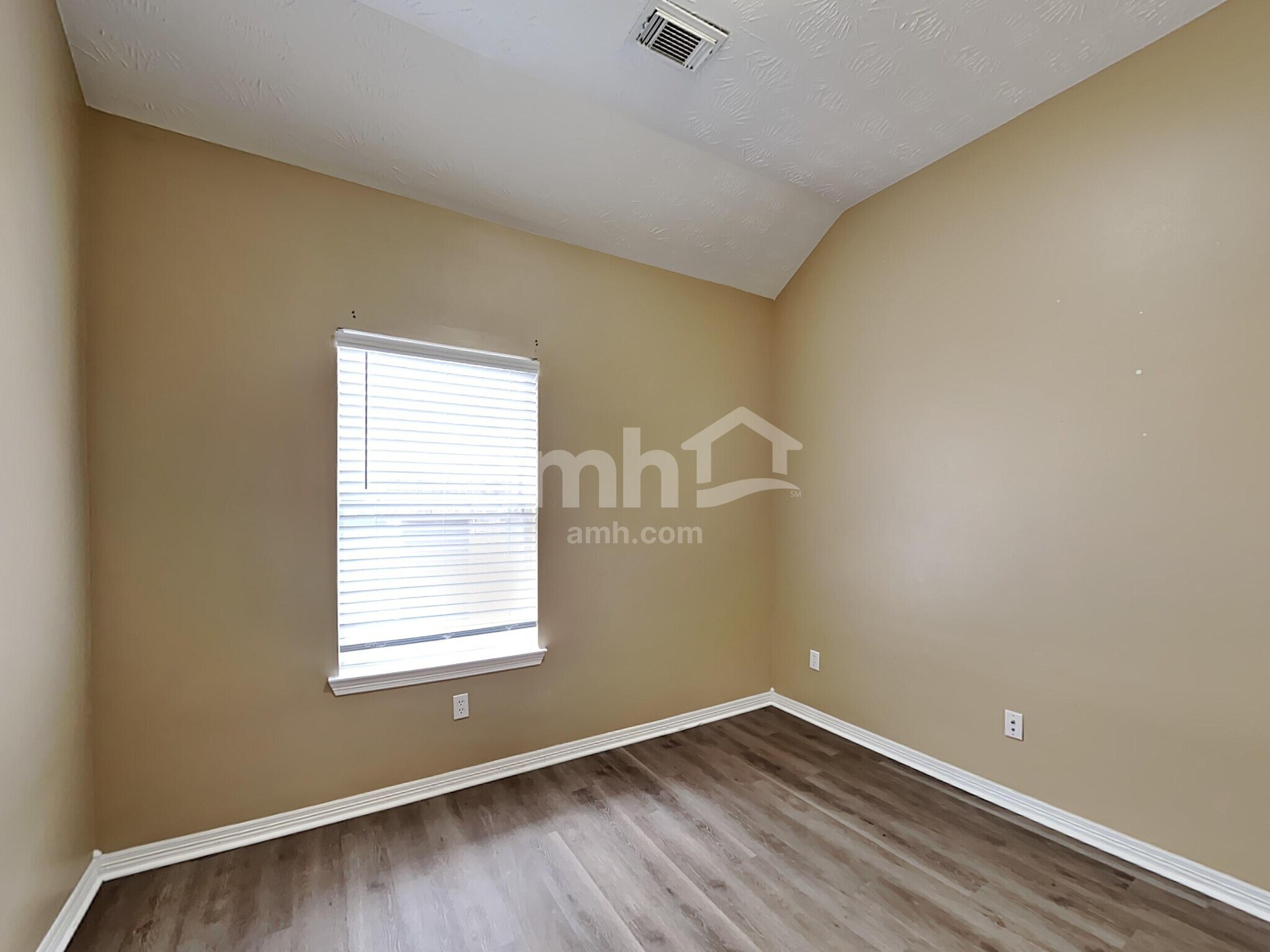 Building Photo - 2315 Perkins Crossing Dr