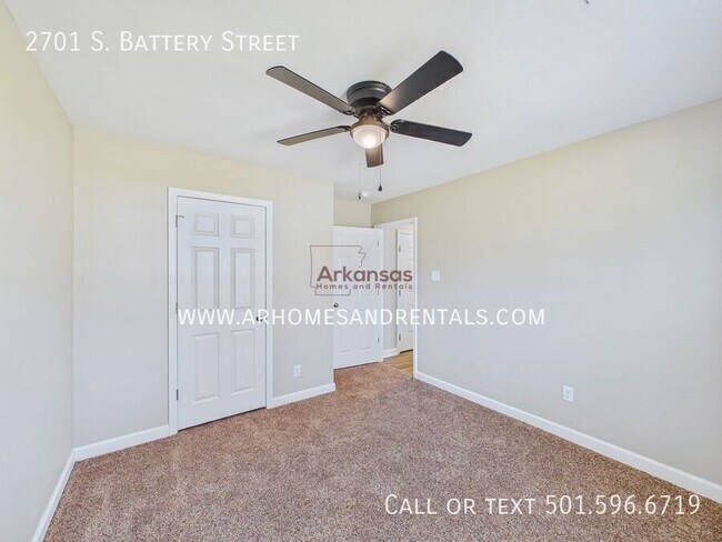 Building Photo - 2701 S Battery St