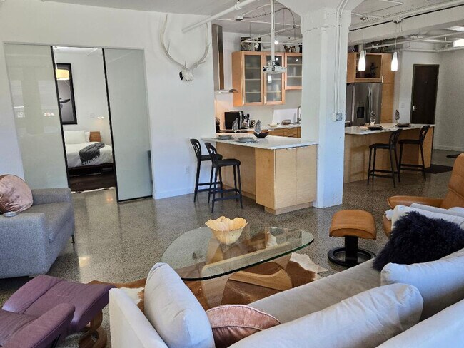 Building Photo - 790 Front St