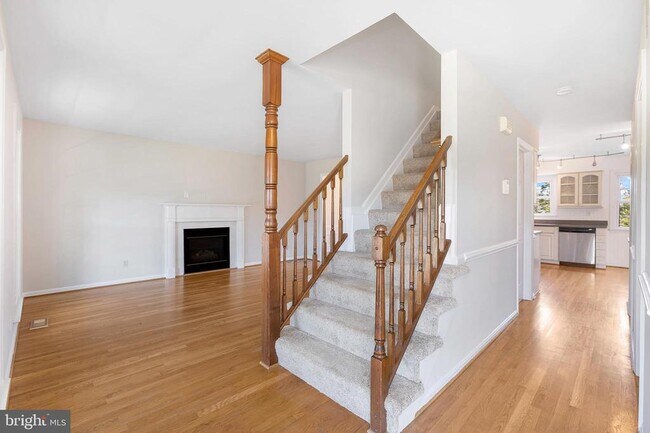 Building Photo - 7329 Fleetwood Ct