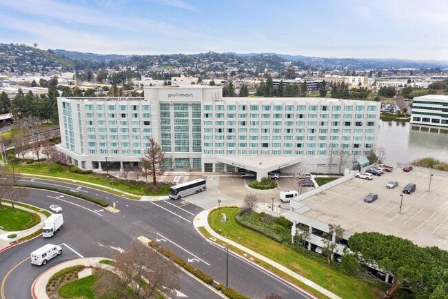 Building Photo - 142 Monaco Dr