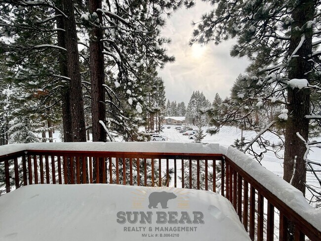 Building Photo - 1 Bedroom plus Loft - 2 blocks from Incline Beach!