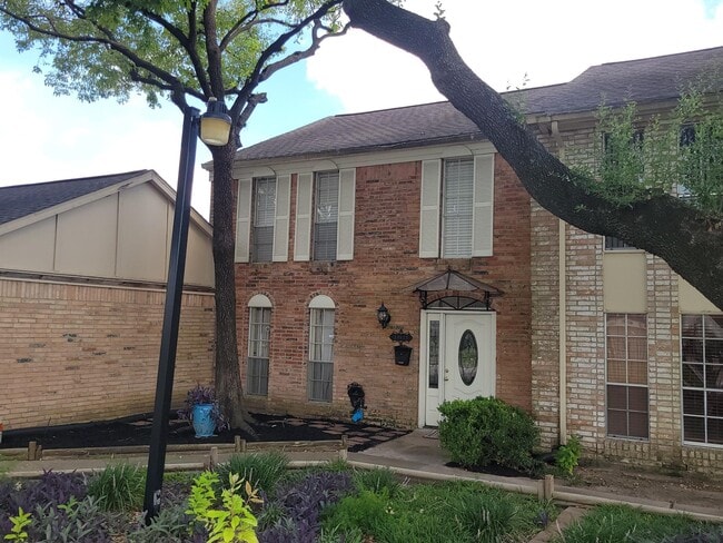 Building Photo - 10813 Sandpiper Dr