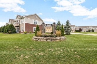 Building Photo - Condo Style Upper 3 Bedroom 2 Bathroom Apartment is Available