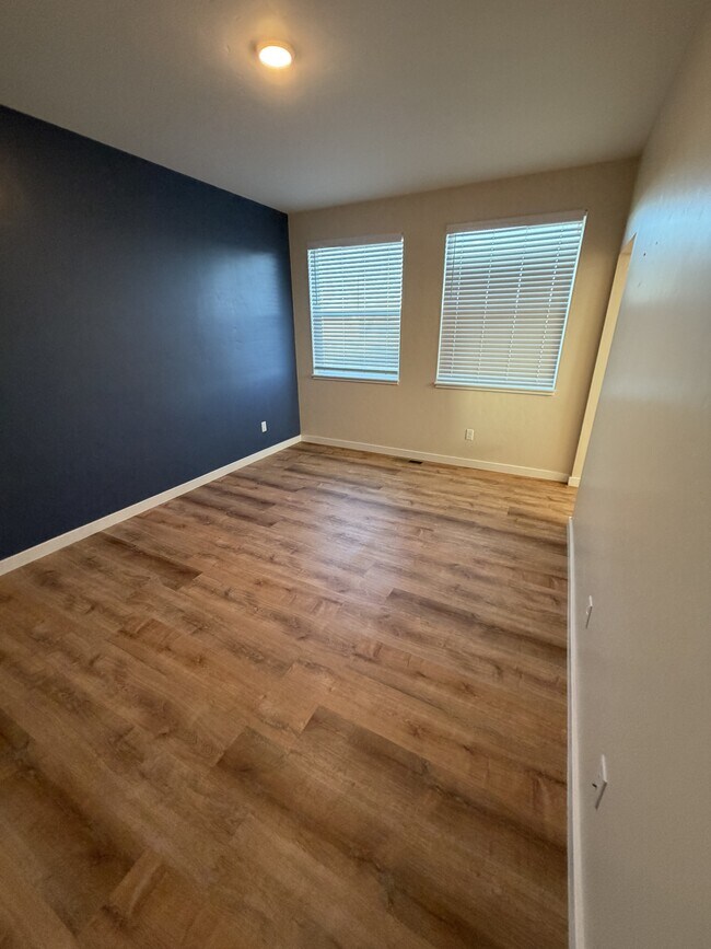 Building Photo - 4280 NE Alexander Way