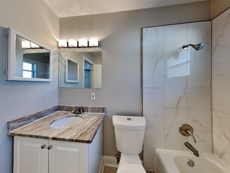 Building Photo - 2605 E Pine St