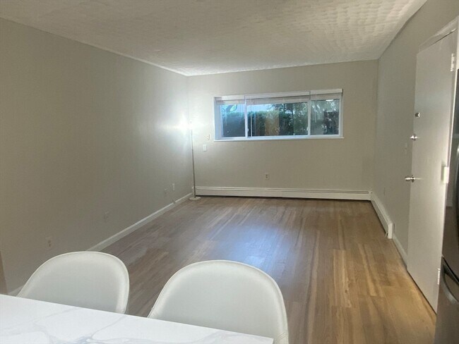 Building Photo - 1409 River St