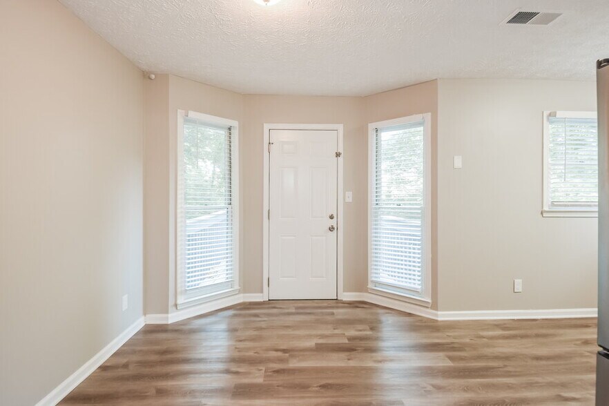 Building Photo - 40 Breckenridge Ln
