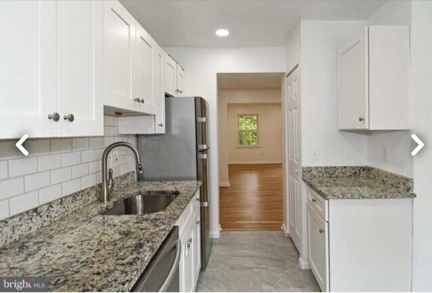 Building Photo - 6429 Fenestra Ct
