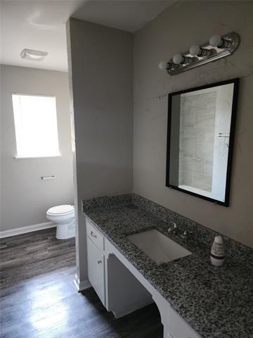Building Photo - 3013 San Marcos Dr