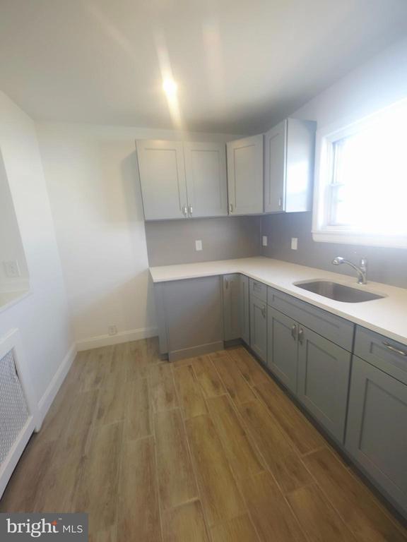 Building Photo - 154 N Carol Blvd