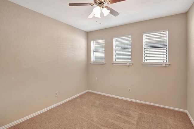 Building Photo - Premium Location at a Perfect Price.