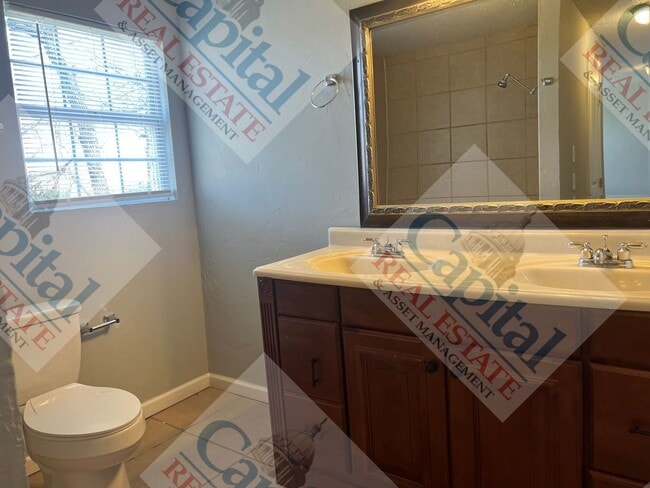 Building Photo - Take the Key!!!