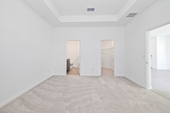 Building Photo - "WoodCreek Charming 3-Bed, 2-Bath Home with Granite Countertops and Screen in back porch on Bendi...
