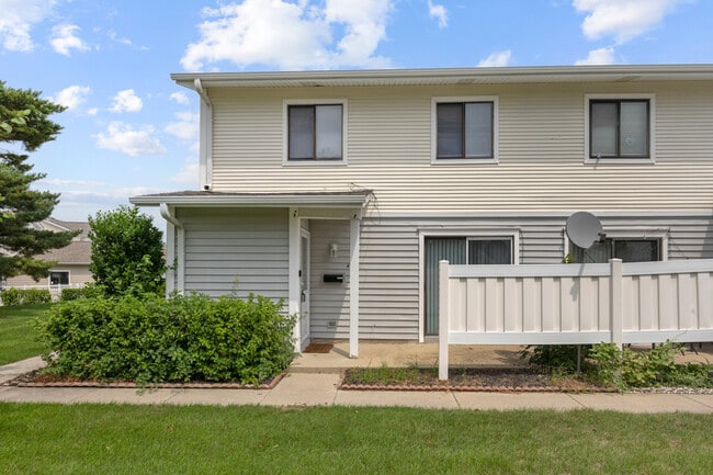Building Photo - 40 N Waterford Dr