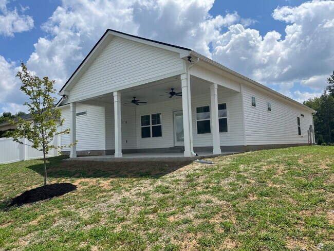 Building Photo - 306 Crimper Ln