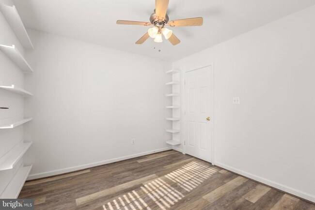 Building Photo - 11806 Camelot Way