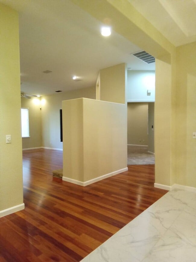 Building Photo - Gated: Single Story Heritage Oaks 3 Bedroom Plus Office/Den 3 Car Garage with lots of built in fo...