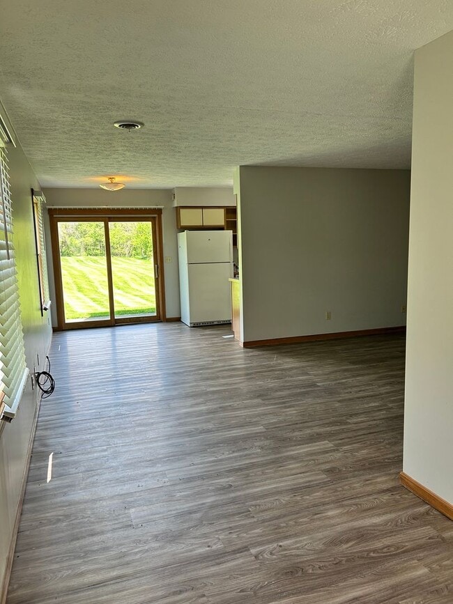 Building Photo - Three bedroom duplex