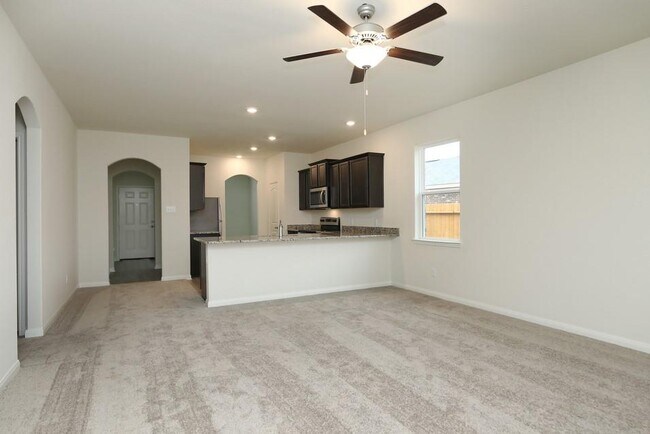 Building Photo - 569 Amberwood Pk Dr