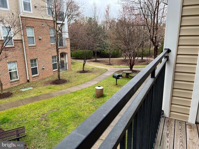 Building Photo - 3840 Lightfoot St