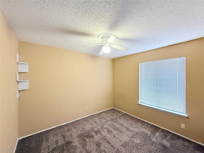 Building Photo - 9611 Blue Creek Ln