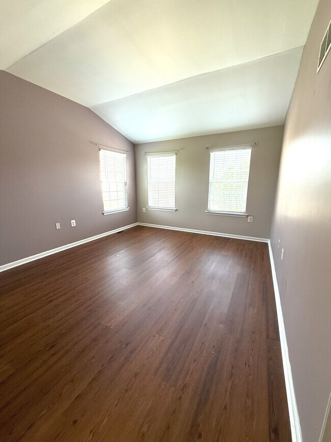 Building Photo - 379 Wheatfield Cir