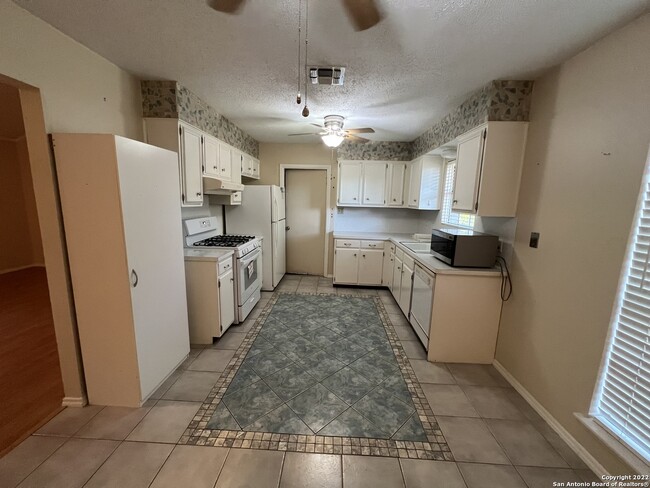 Building Photo - 5050 Sierra Madre Dr