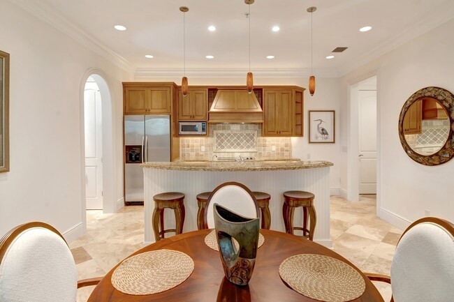 Building Photo - 1510 Ocean Dr
