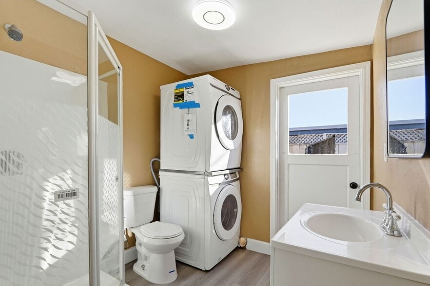 Building Photo - 10311 Ryan St