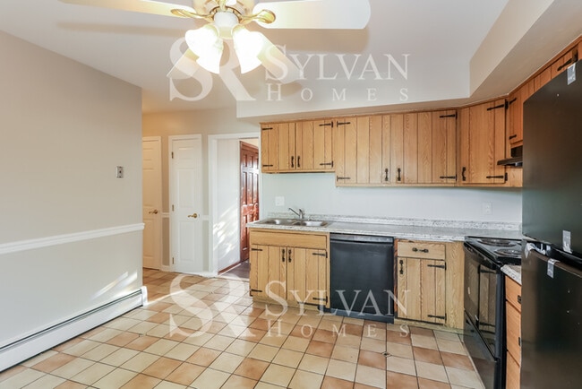 Building Photo - Carve Out a Great Life Here!