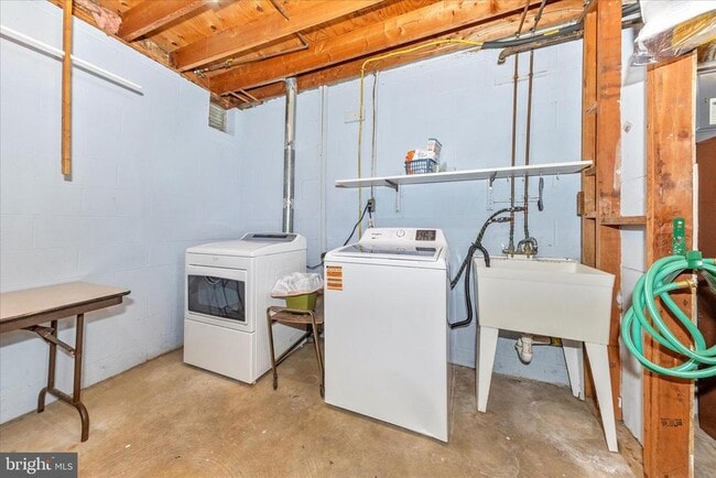 Building Photo - 17707 Amity Dr