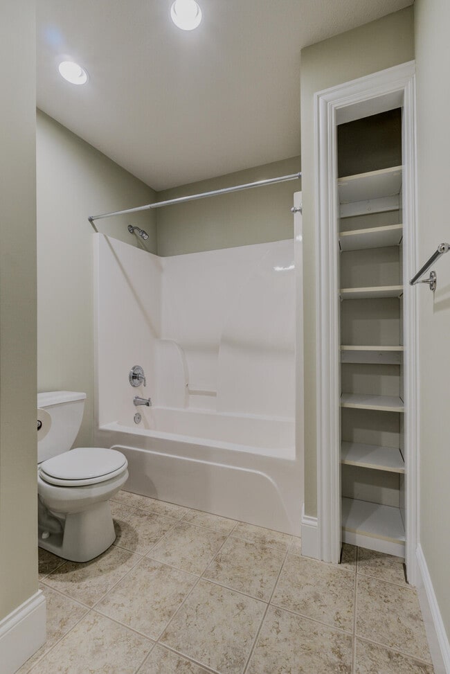 Building Photo - 2612 Face Rock Ct