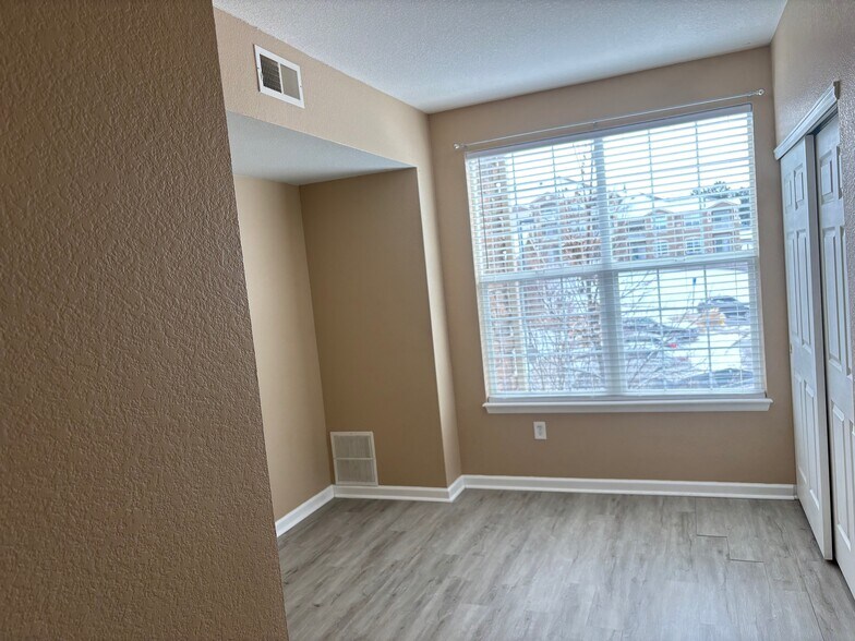 Building Photo - 7440 S Blackhawk St