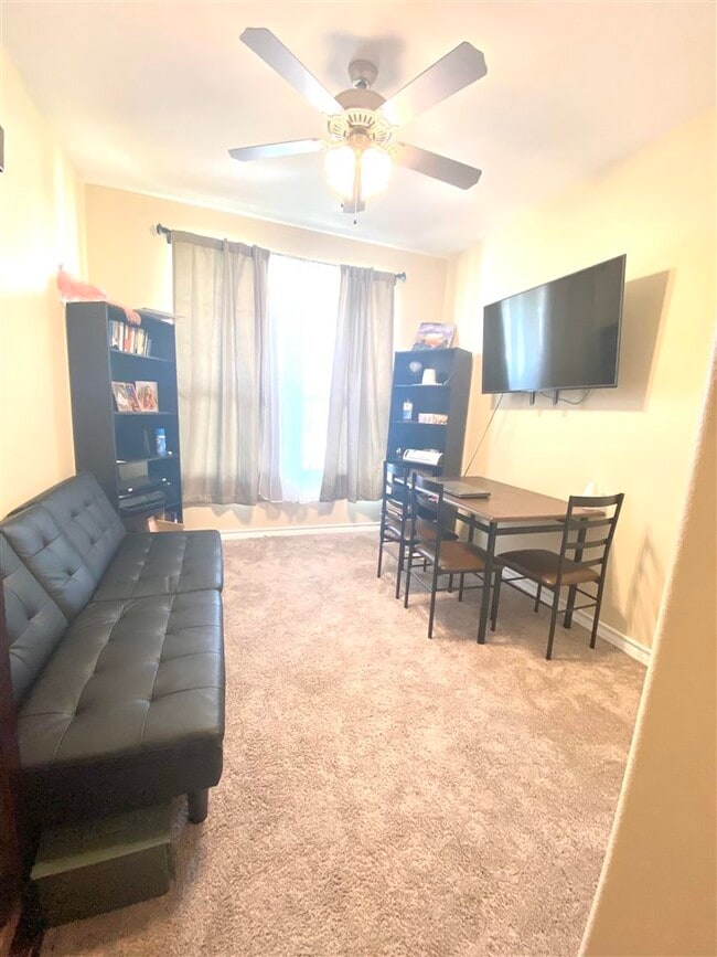 Building Photo - 1402 Orto Dr.