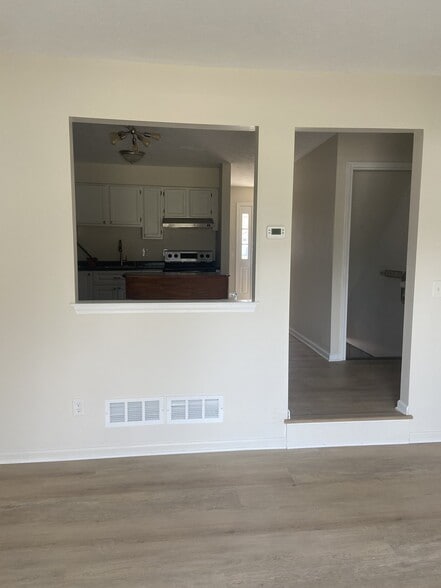 Building Photo - 5662 Running Brook Rd