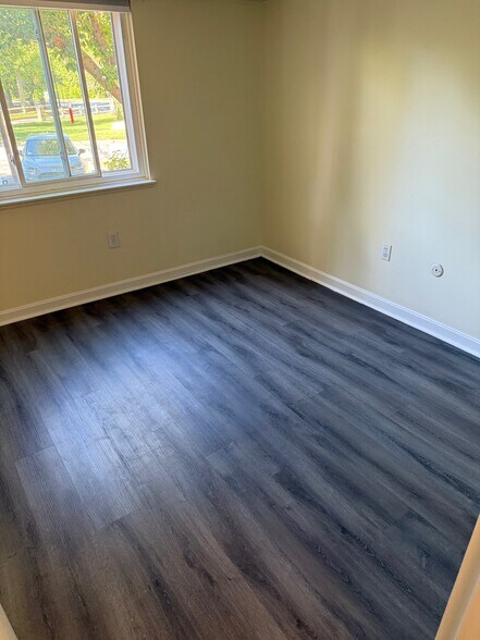 Building Photo - 30 Silver Hill Ln