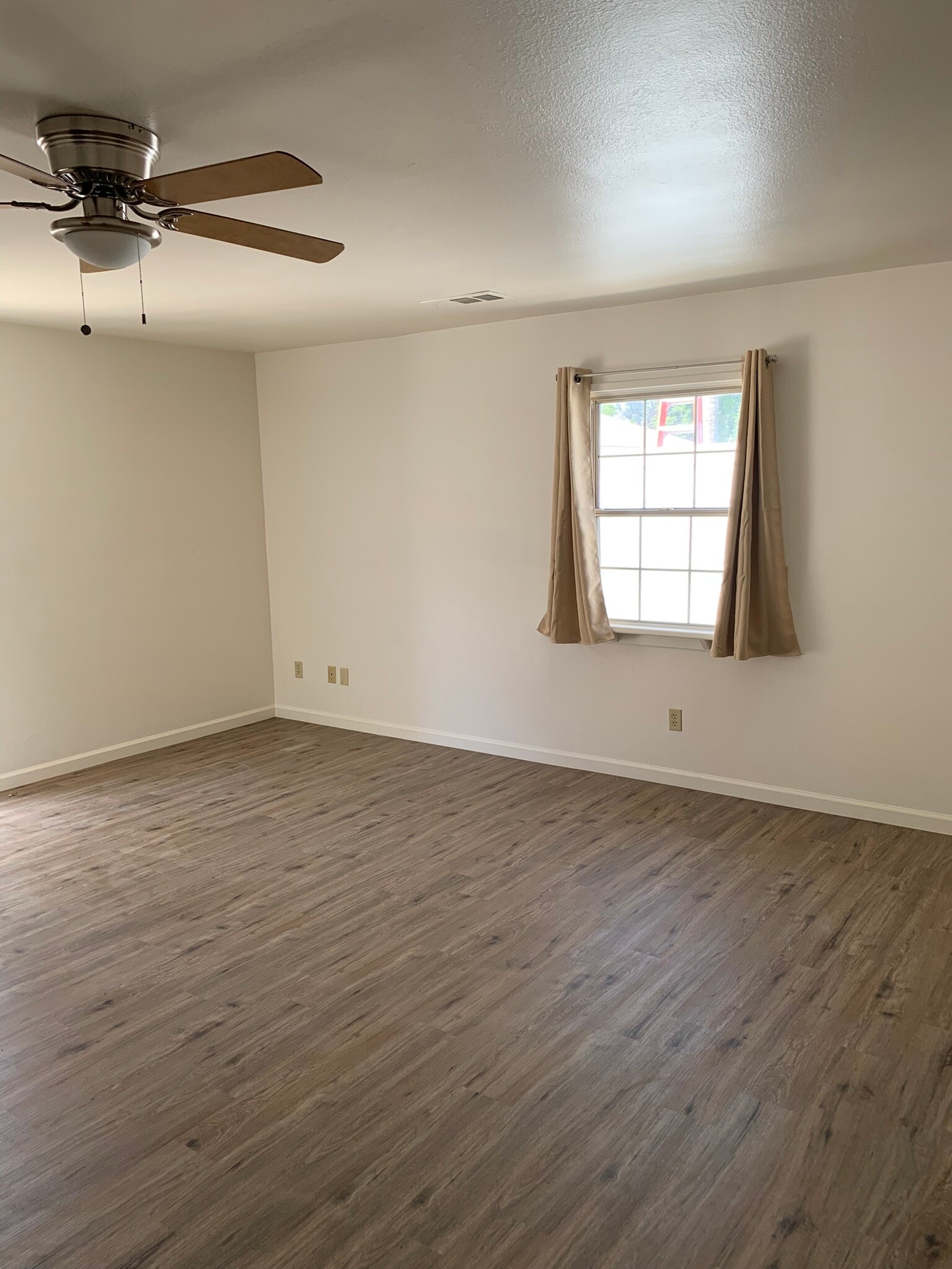 Building Photo - 3834 Stoddard Ave