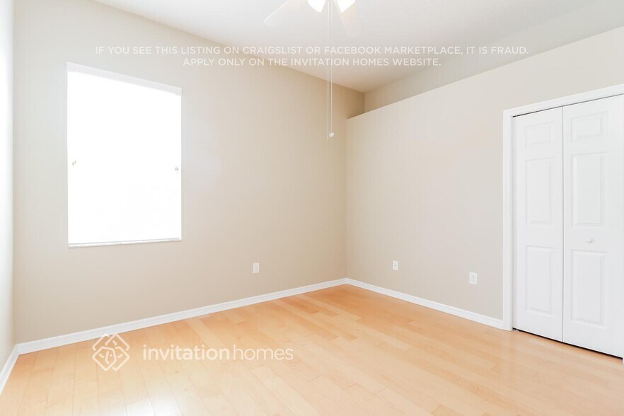 Building Photo - 10130 Queens Park Dr