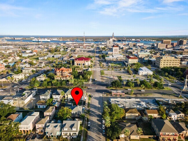 Building Photo - 1015 26th St